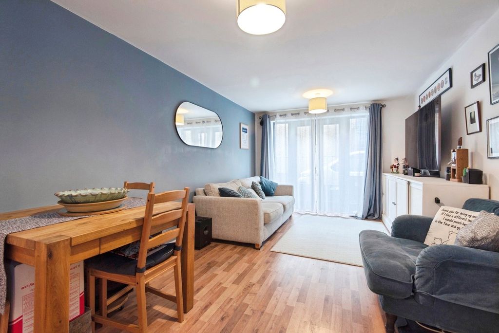 Property photo 1 of 17 Lounge/Kitchen