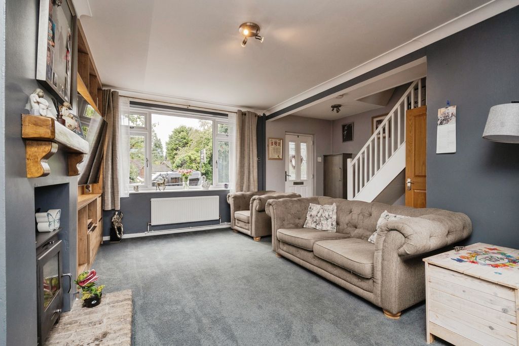 Property photo 3 of 17 Photo