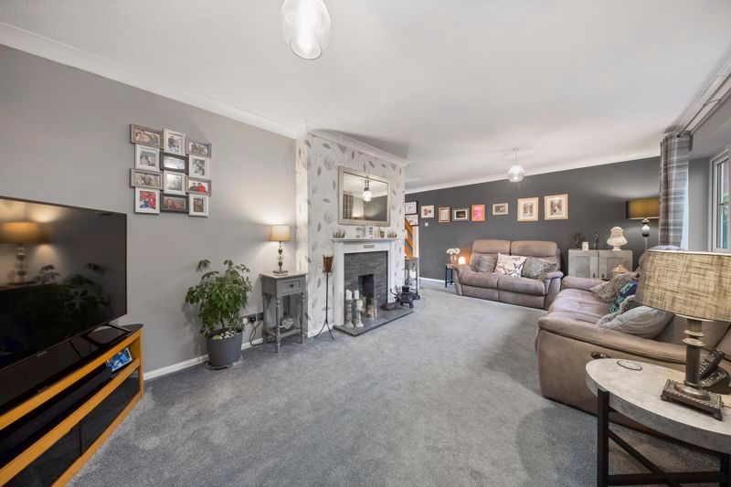 Property photo 2 of 31 Living-Room