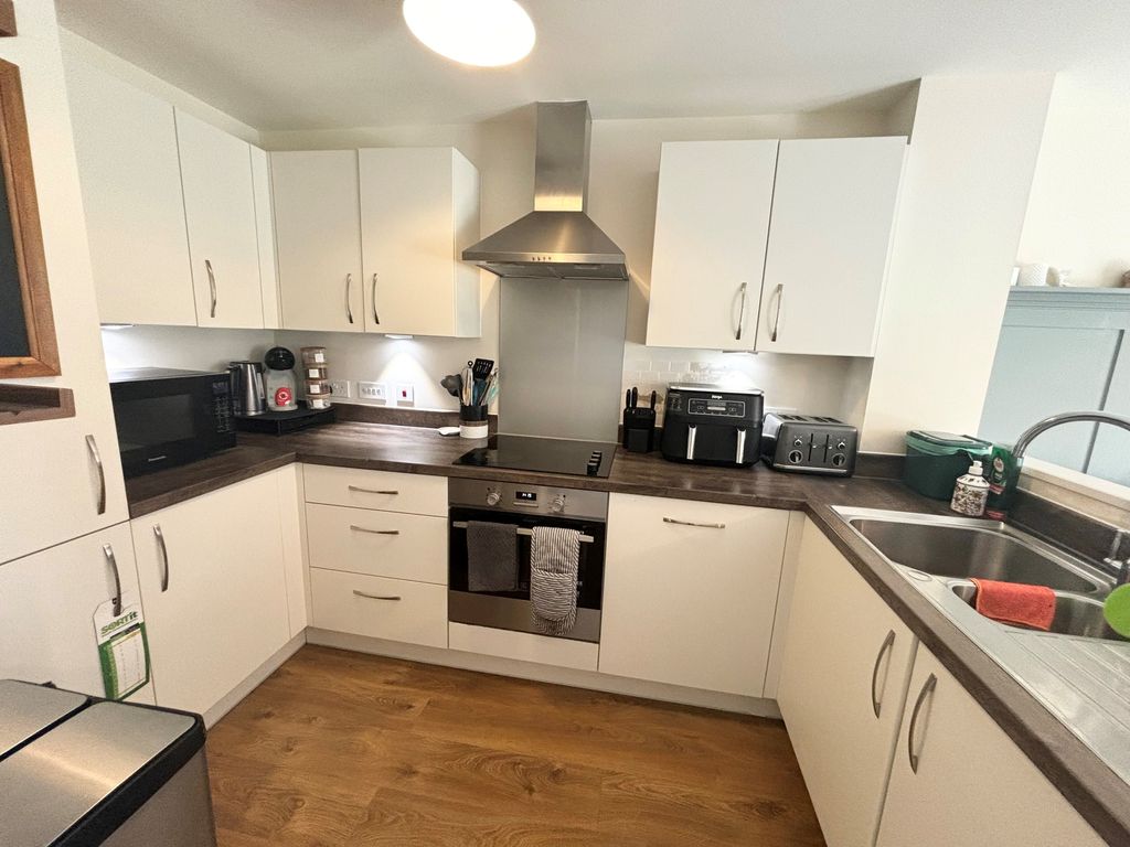 Property photo 2 of 15 Kitchen