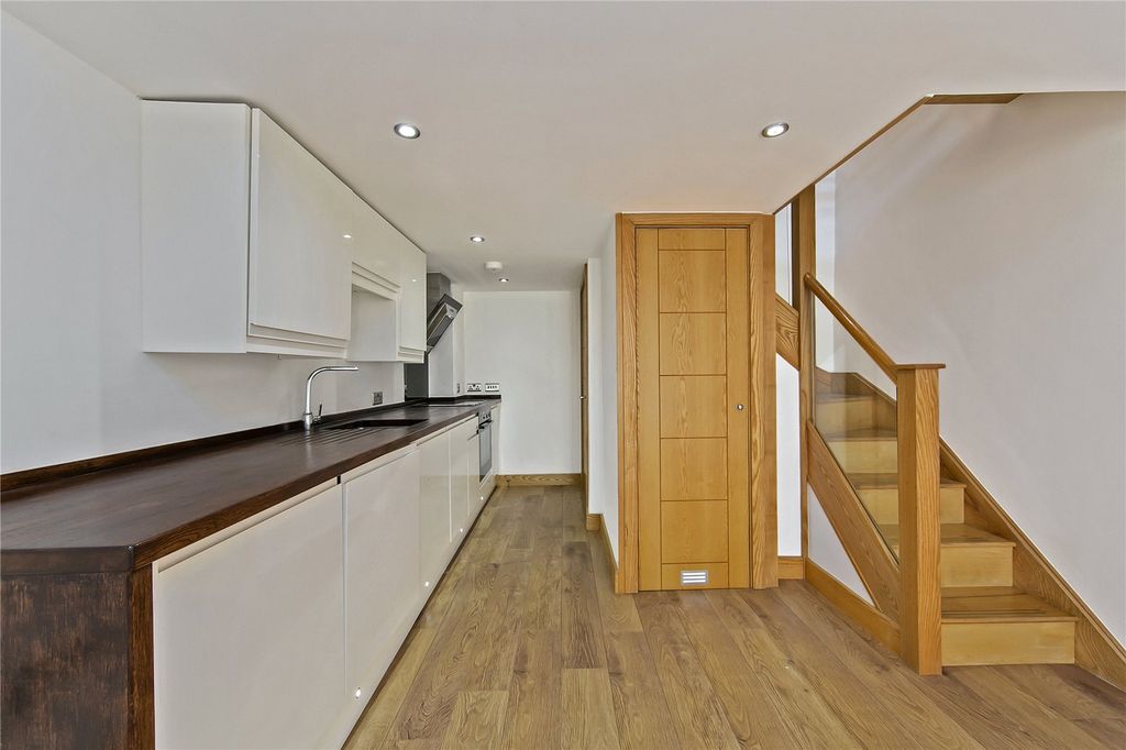 Property photo 3 of 11 Picture No. 08