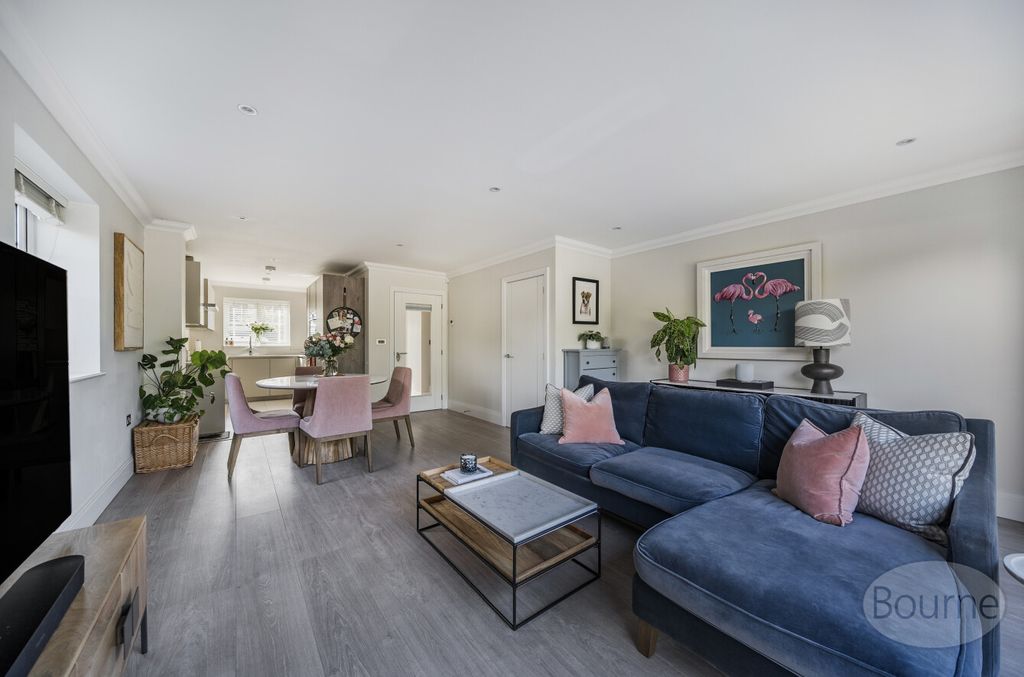 Property photo 3 of 19 5080Ec41-411A-4Cf...