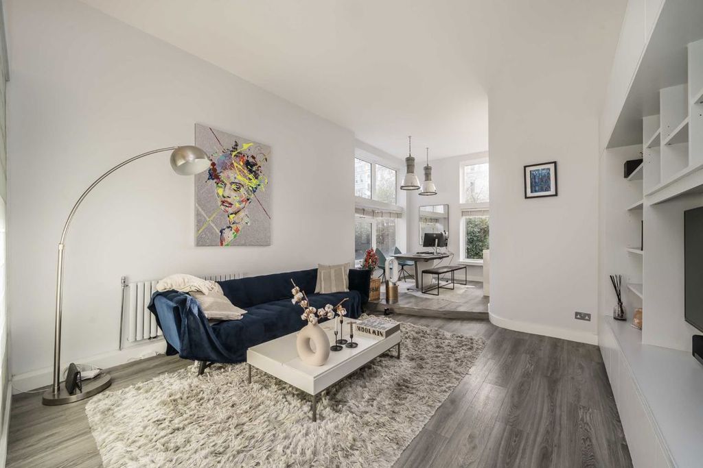 Property photo 3 of 6