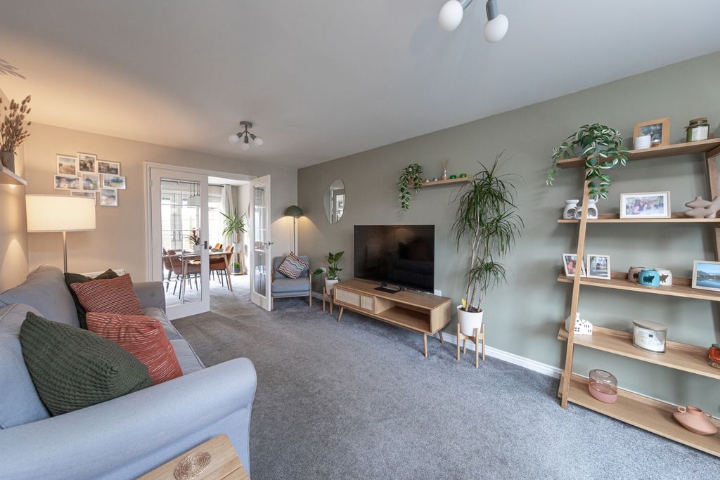 Property photo 2 of 26 Living Room