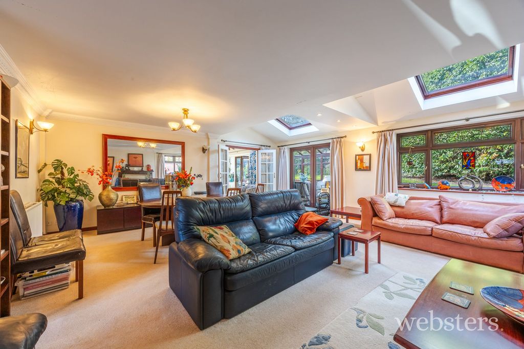 Property photo 2 of 37