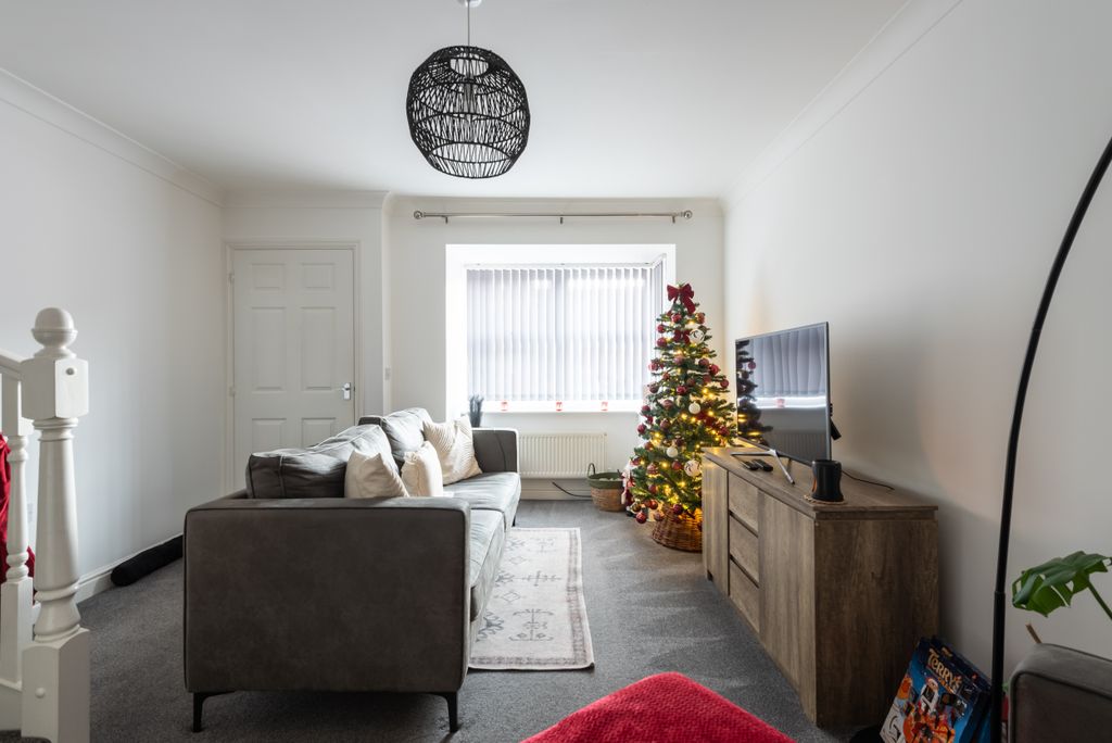 Property photo 2 of 23