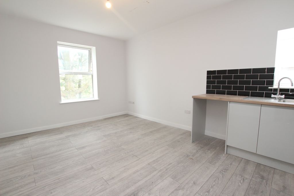 Property photo 1 of 7 Main