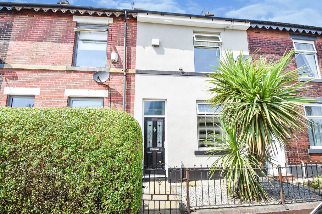 Property photo 1 of 17