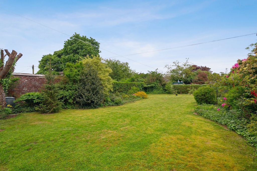 Property photo 3 of 34