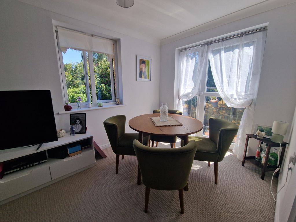 Property photo 3 of 13 Dining Area