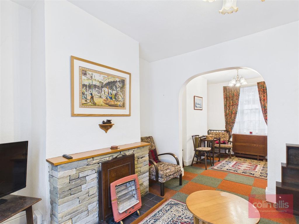 Property photo 3 of 19 Cam05075G0-Pr0270-Still005.Jpg