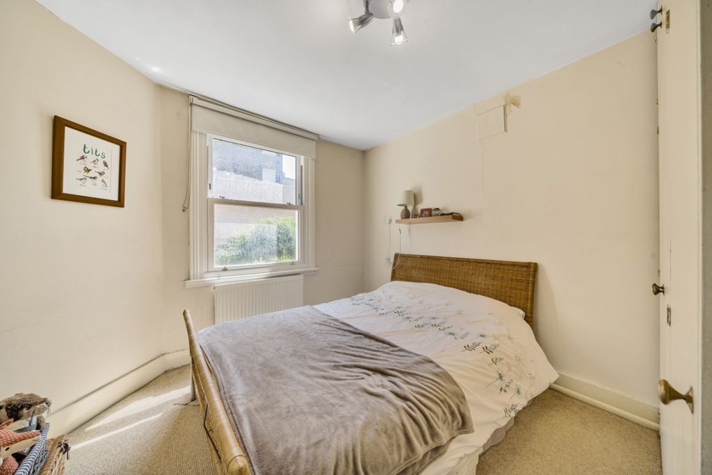 Property photo 3 of 7 989343 (6)