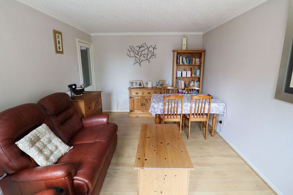 Property photo 3 of 17 Photograph 3