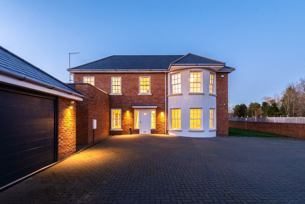 Property photo 1 of 17