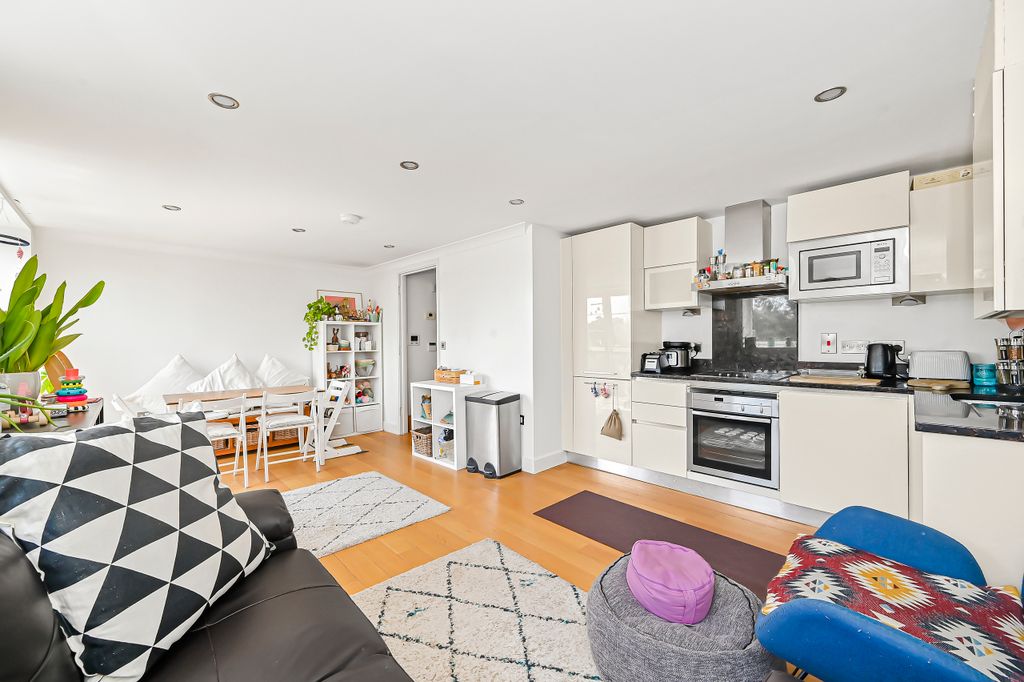 Property photo 3 of 12 2-9-Redmans-Road (3)