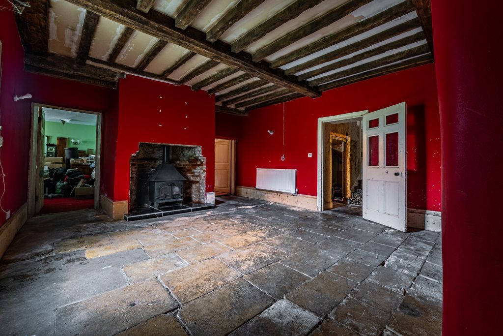 Property photo 2 of 16 Photo 2