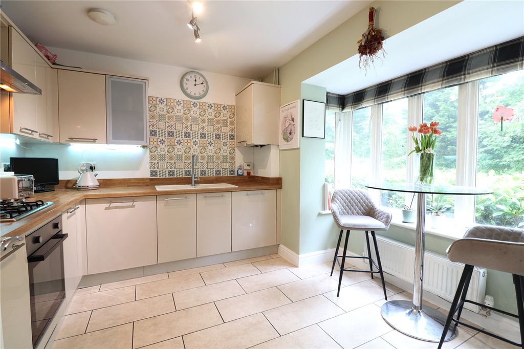 Property photo 2 of 14 Kitchen