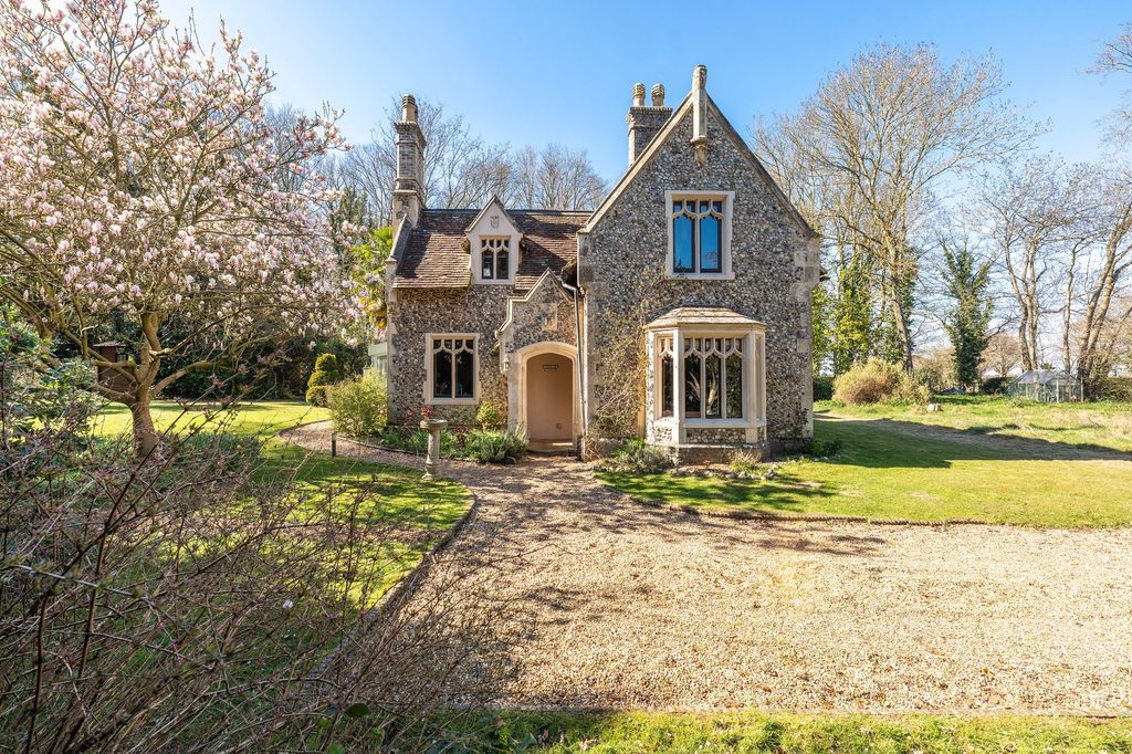 Property photo 1 of 30