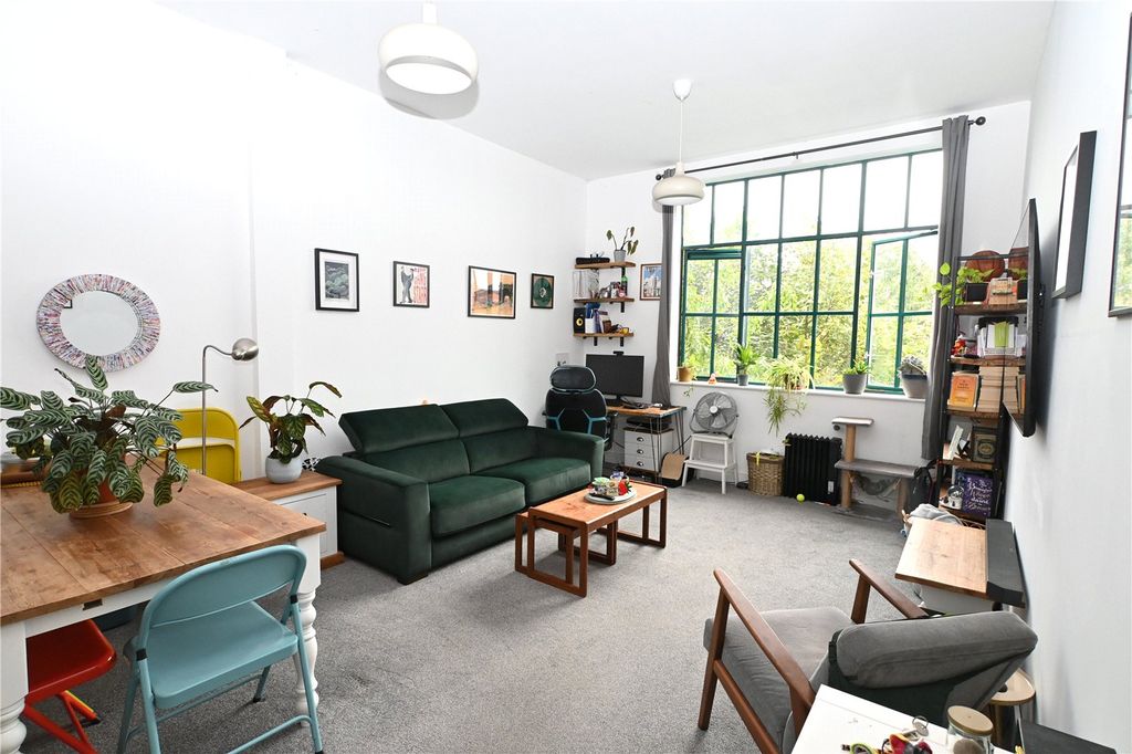 Property photo 2 of 10 Picture No. 08