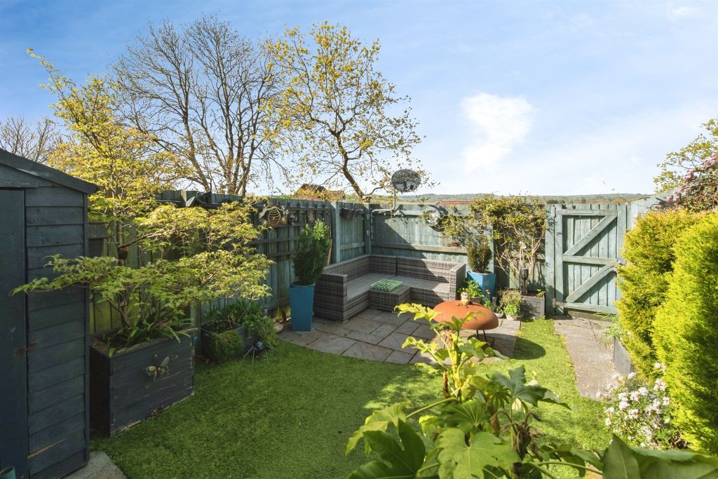 Property photo 2 of 35