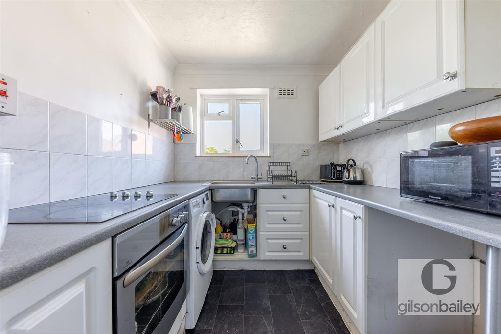 Property photo 3 of 14 Gb-2.Jpg