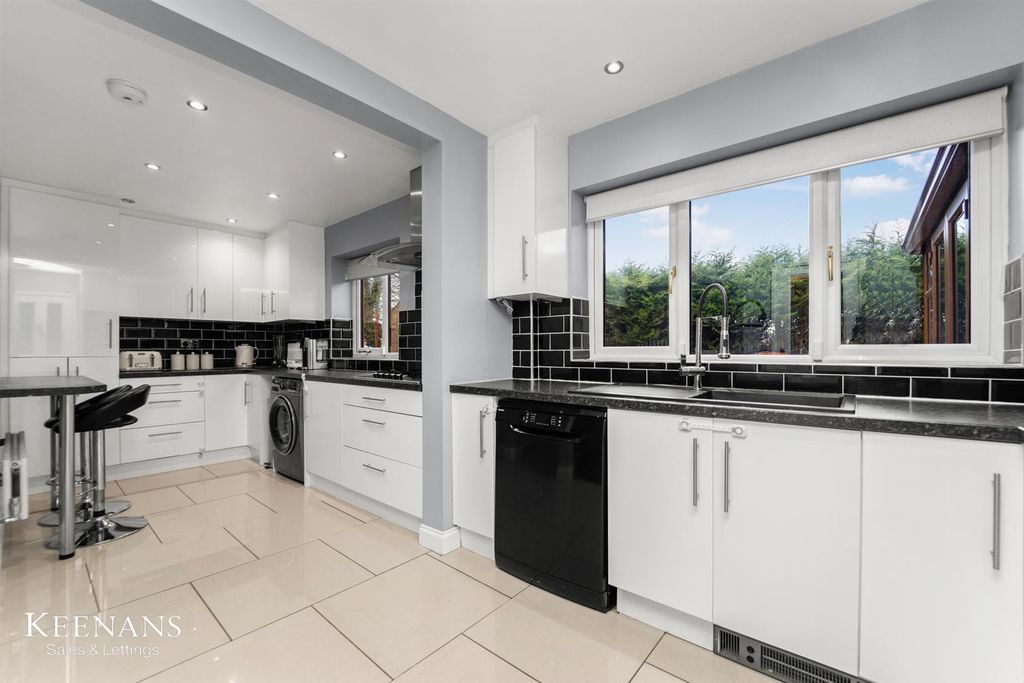 Property photo 2 of 27 Dsc00346-2.Jpg