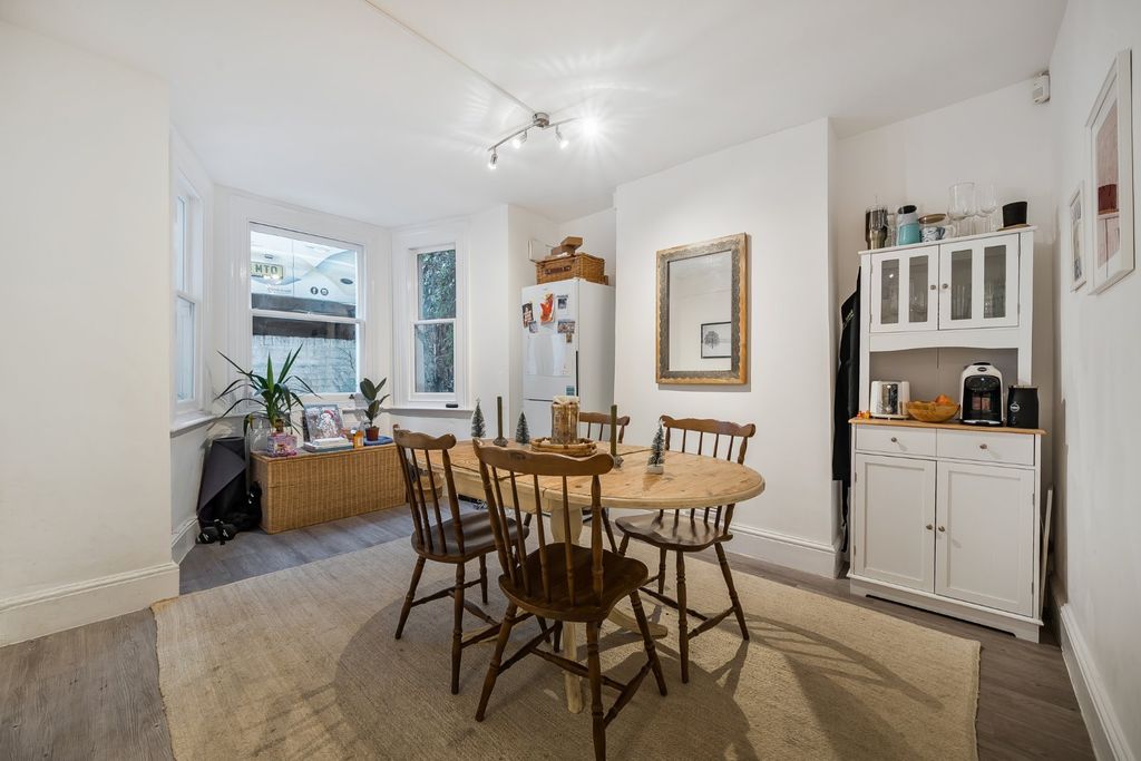 Property photo 3 of 18 Picture No. 02