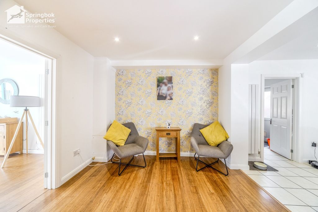 Property photo 3 of 39 Image 2