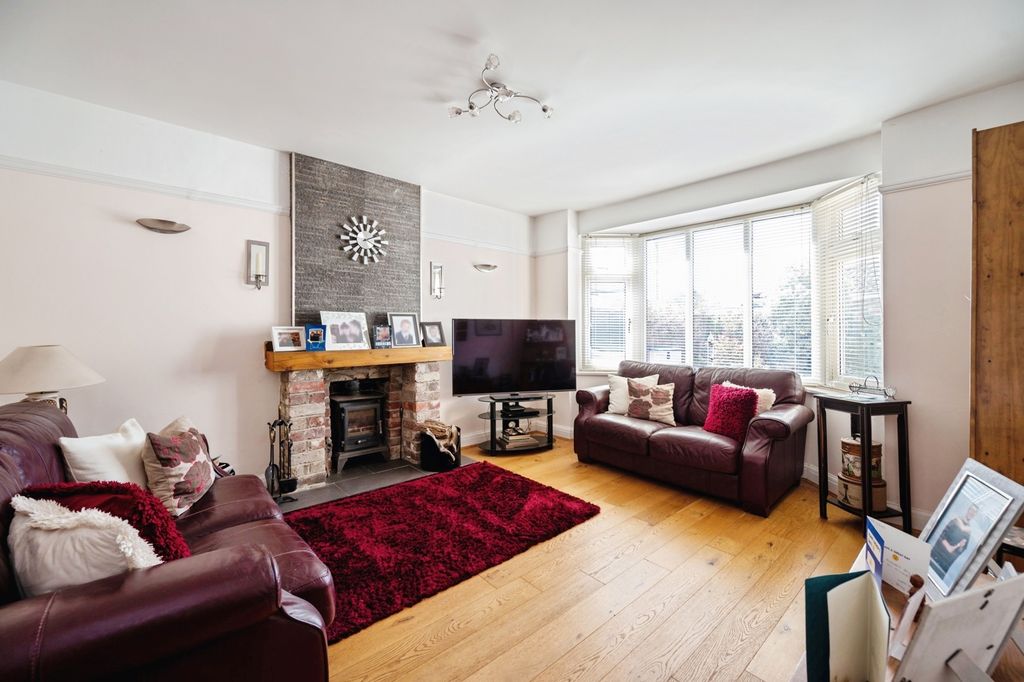Property photo 2 of 16 Pbox-Img.Jpg