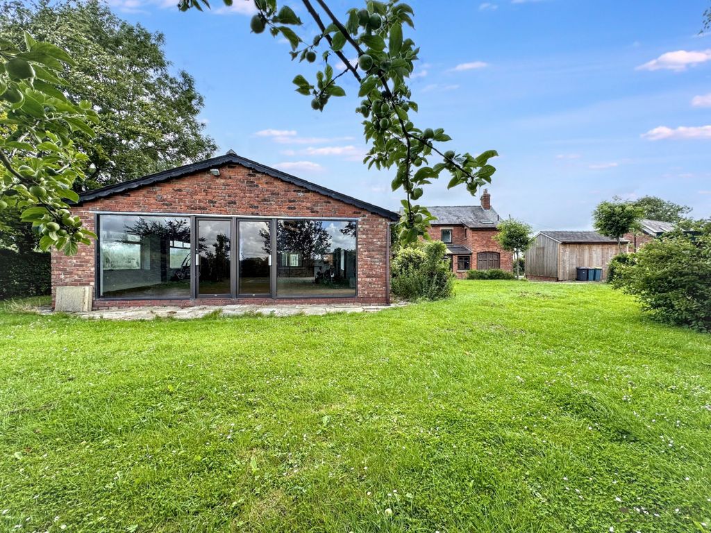 Property photo 2 of 30