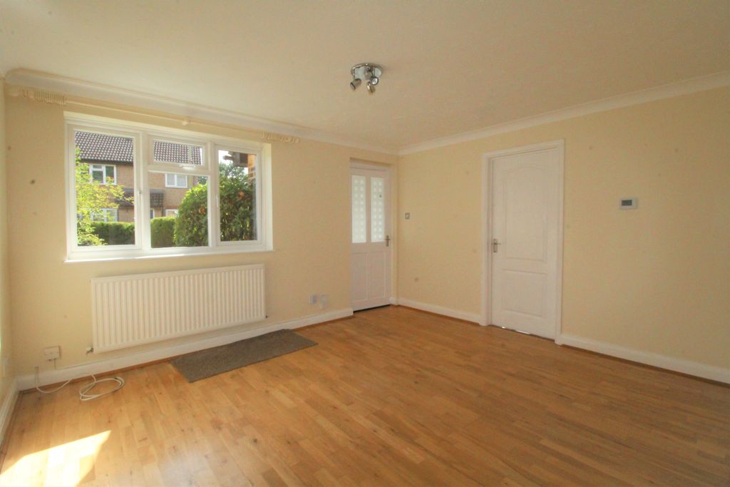 Property photo 3 of 9 3.Jpg
