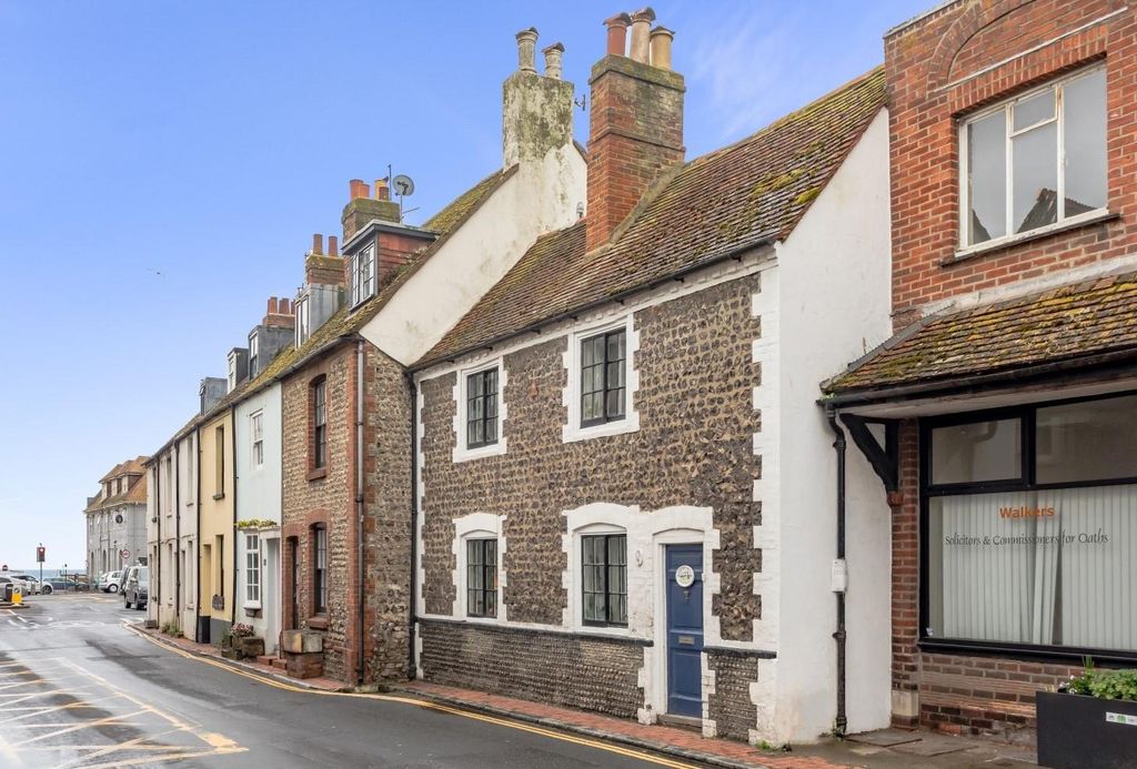 Property photo 1 of 16 High Street Sea View.Jpg