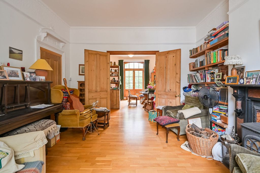 Property photo 3 of 16