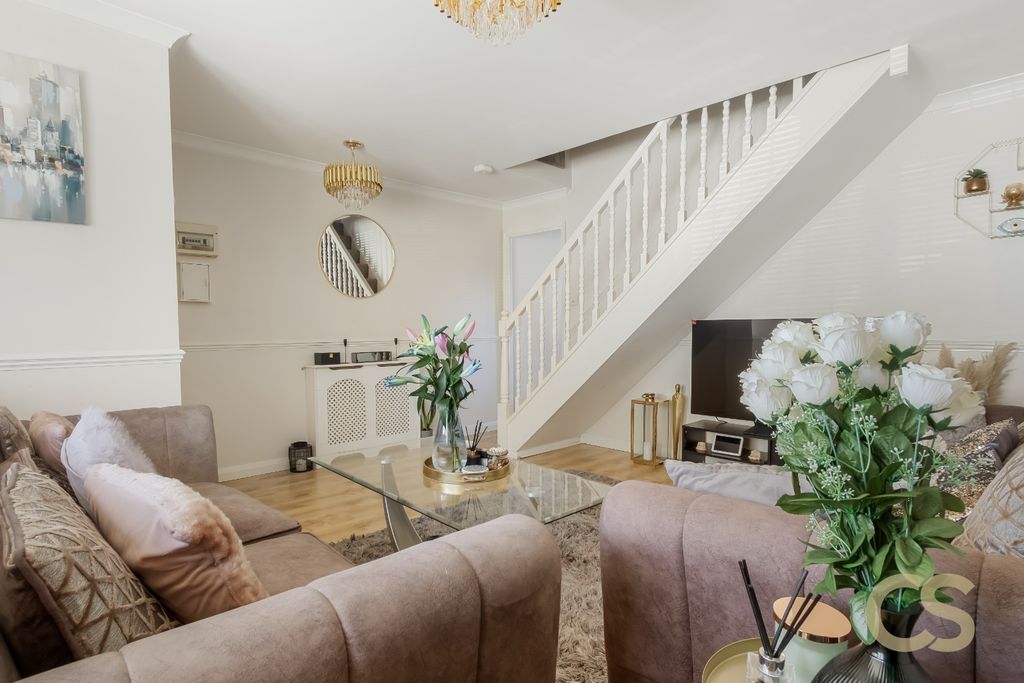 Property photo 2 of 14 5138142