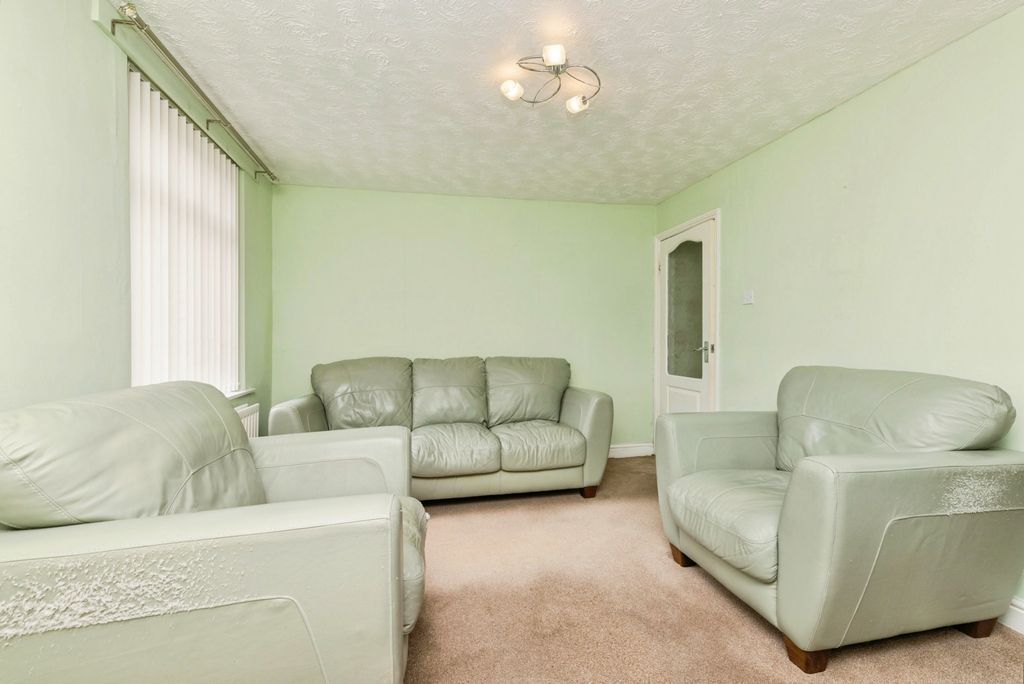 Property photo 3 of 19 Pbox-Img.Jpg