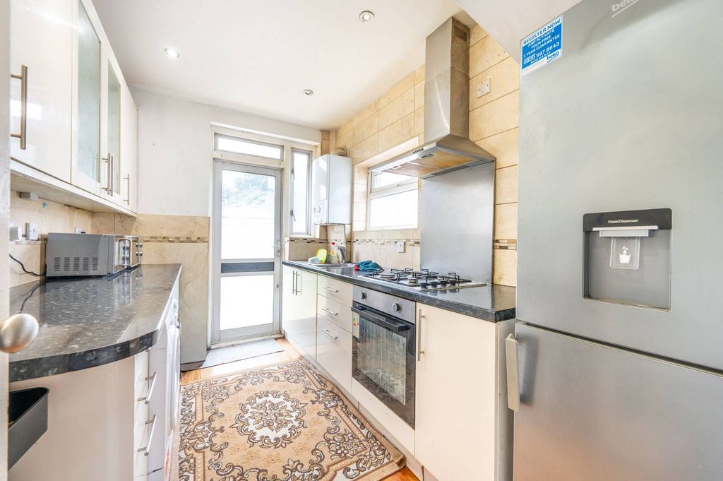 Property photo 1 of 15