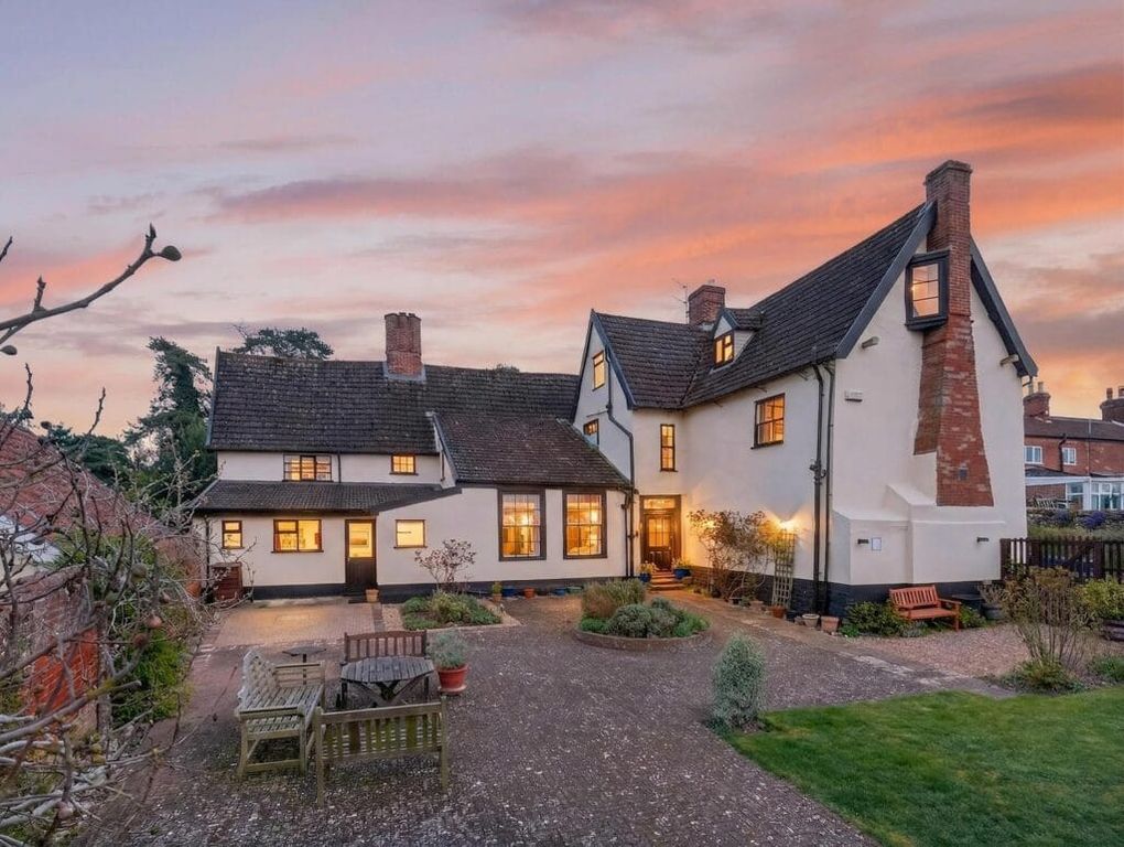 Property photo 2 of 58