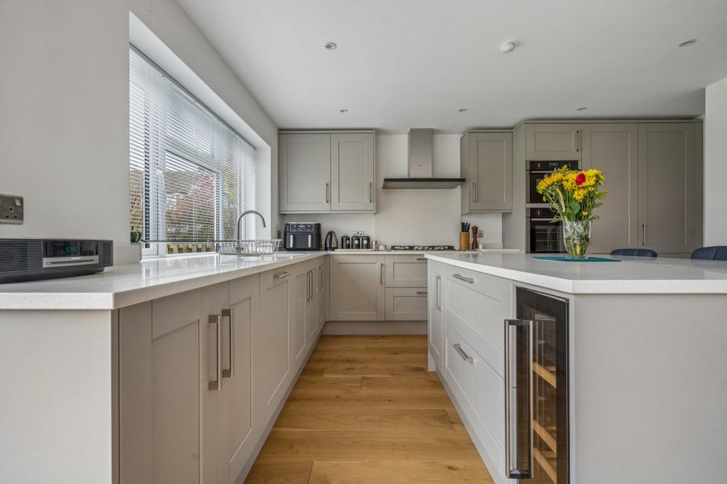 Property photo 2 of 32 Kitchen