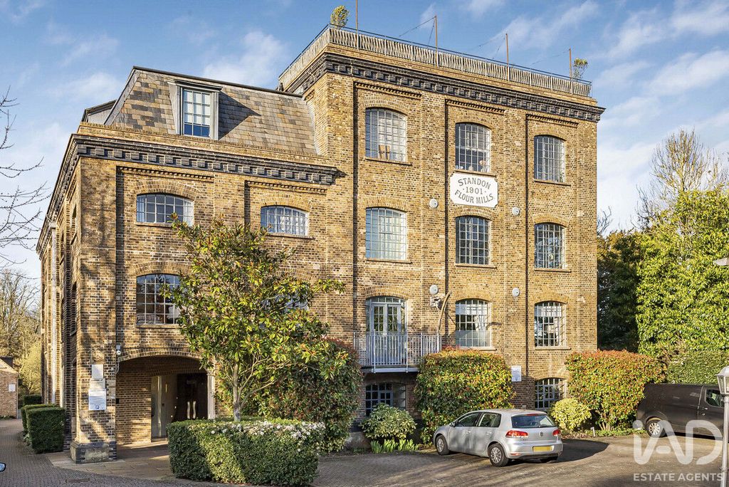 Property photo 2 of 29