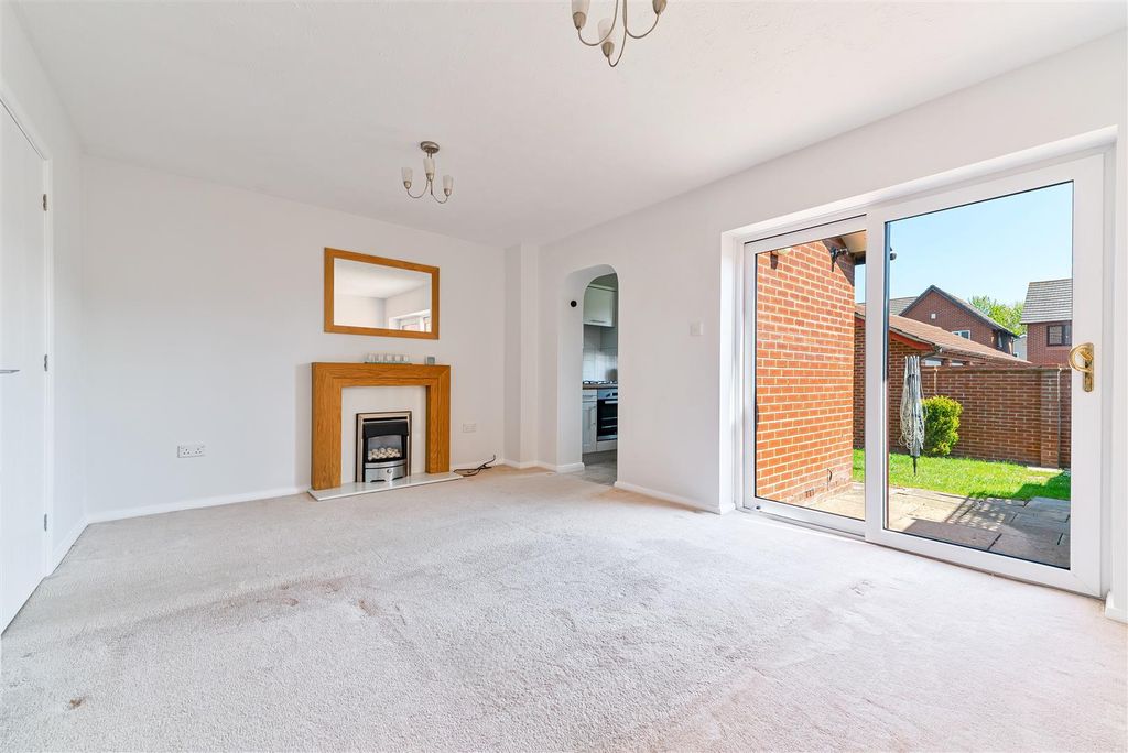 Property photo 2 of 10 Living Room