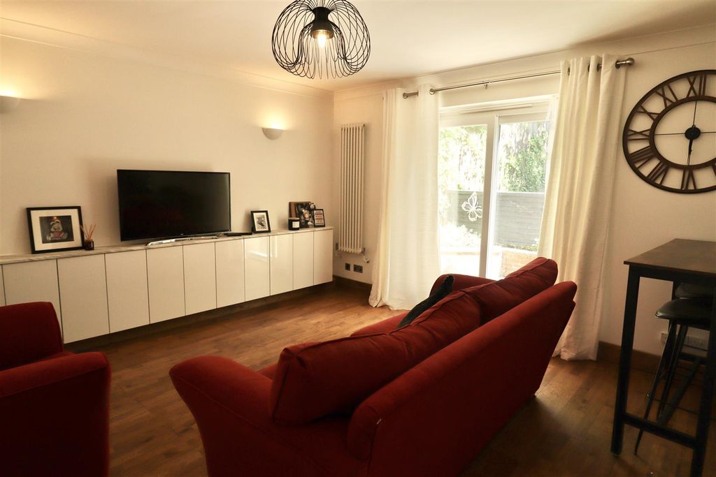 Property photo 3 of 9 Img_2302.Jpeg