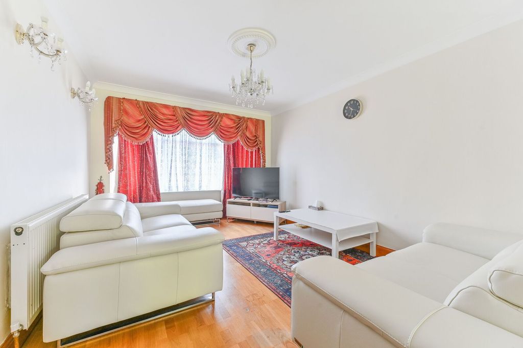 Property photo 2 of 14