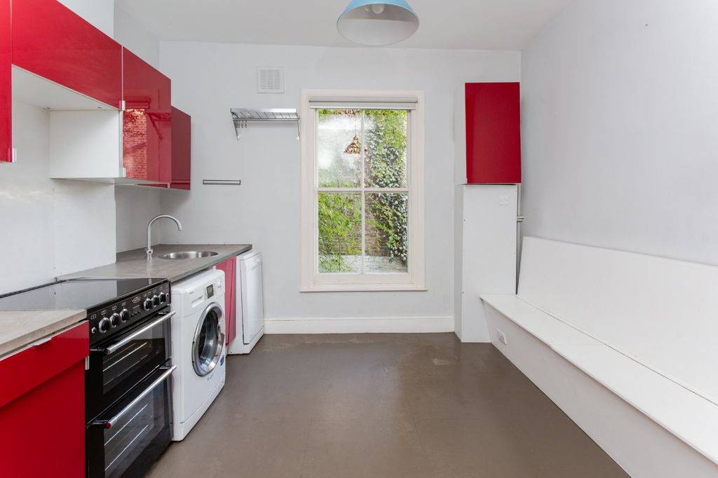 Property photo 2 of 11 Picture No. 12