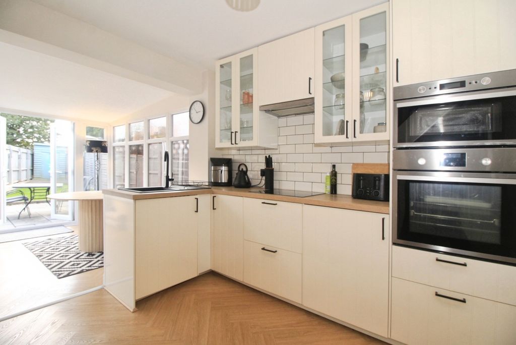 Property photo 3 of 11 Kitchen Diner