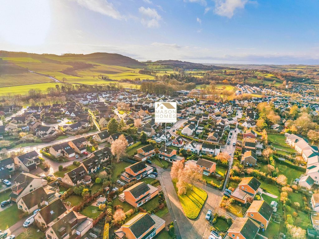 Property photo 3 of 41