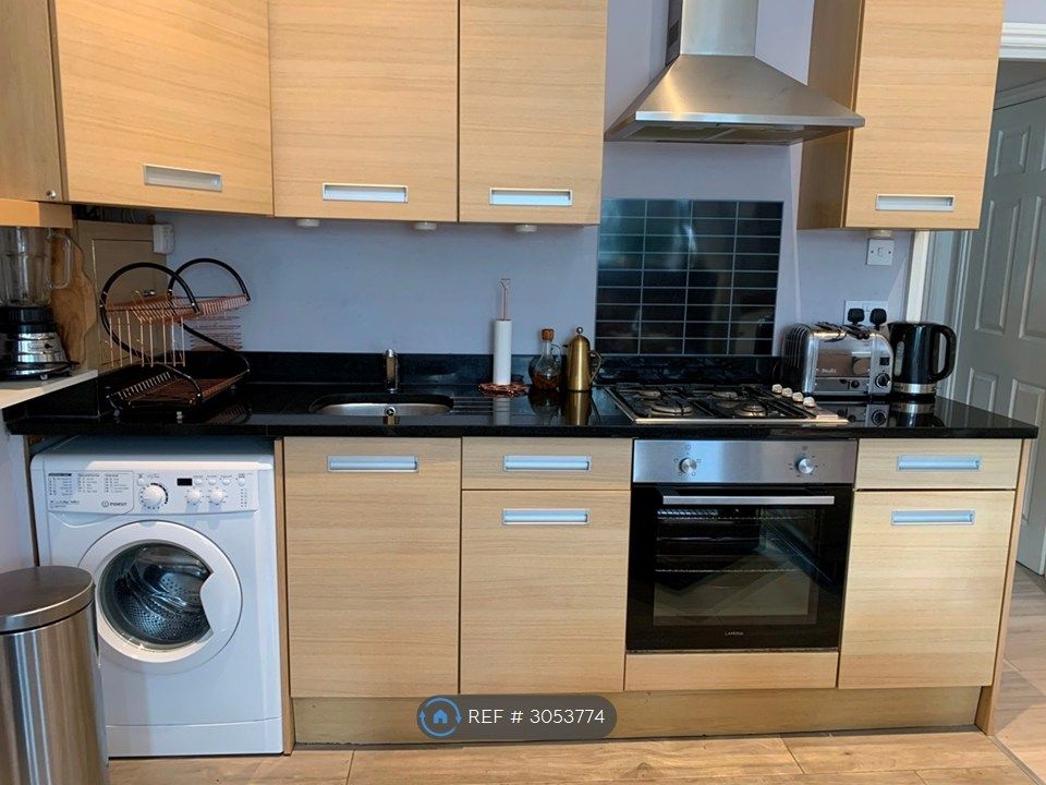 Property photo 3 of 9 Kitchen