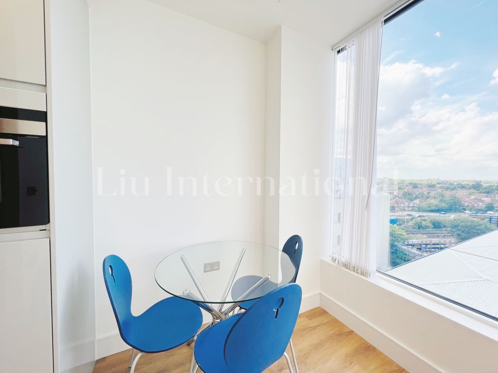 Property photo 3 of 14