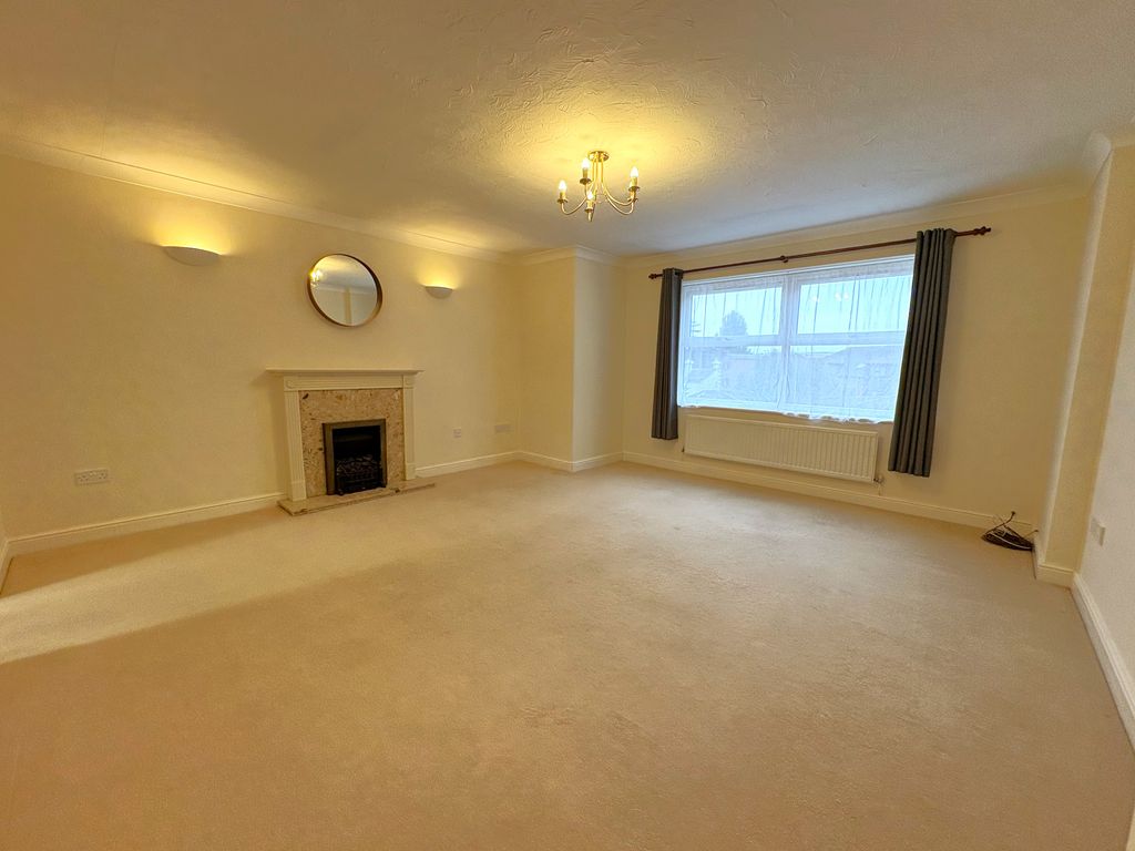 Property photo 3 of 8 Living Room