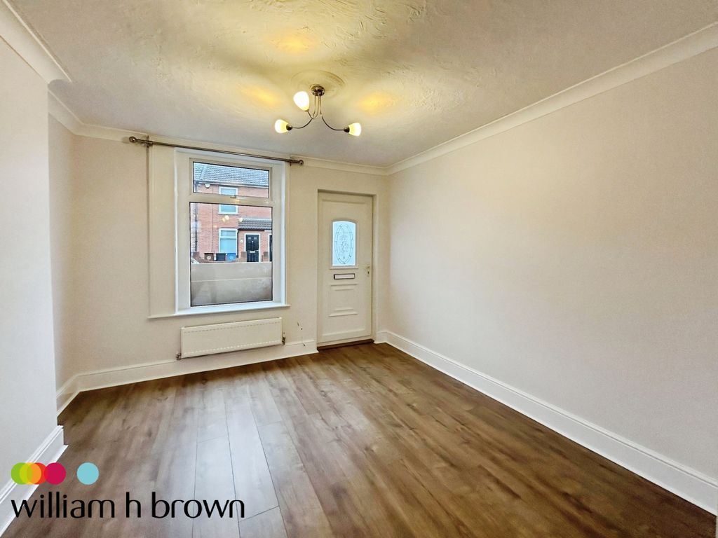 Property photo 3 of 16 Living Room