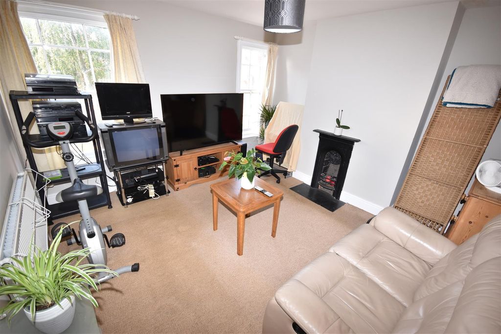 Property photo 3 of 13 Living Room